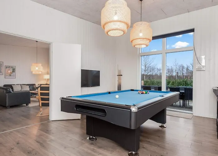 14 Person In Tatil Evi