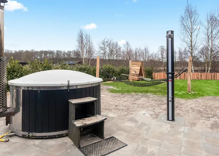 14 Person In Tatil Evi